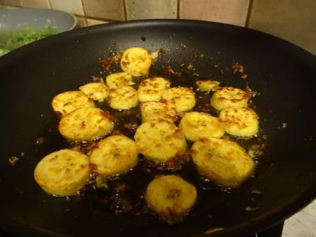 1052a Frying plantain compressed